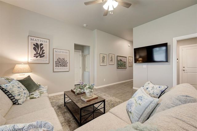 3909 Lynne Avenue, Edmond, OK 73012