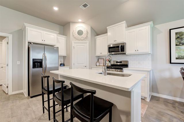 3909 Lynne Avenue, Edmond, OK 73012