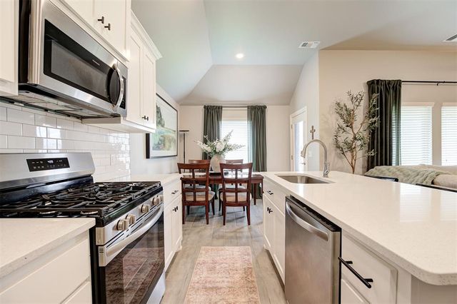 3909 Lynne Avenue, Edmond, OK 73012
