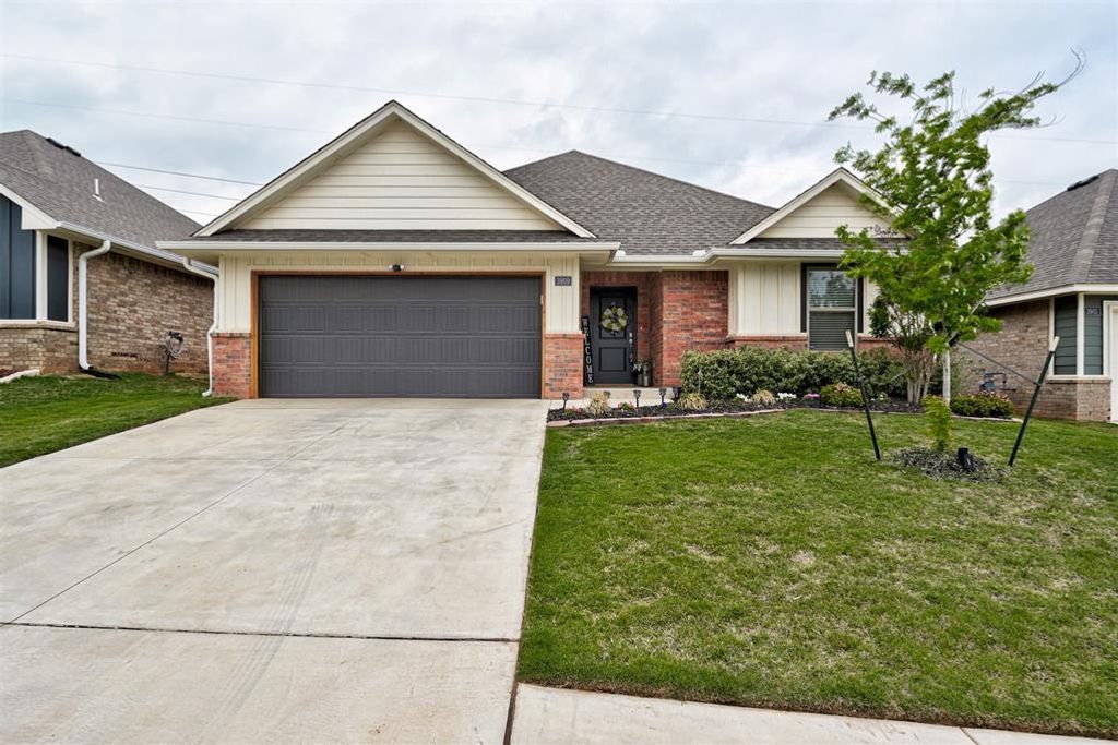 3909 Lynne Avenue, Edmond, OK 73012