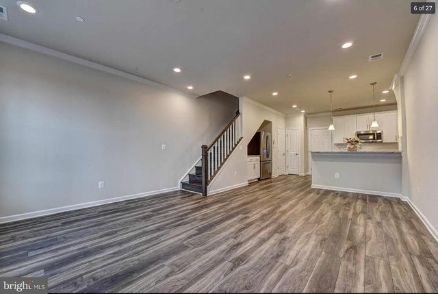 45161 ADMIRAL DR, Sterling, VA 20166