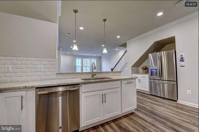 45161 ADMIRAL DR, Sterling, VA 20166