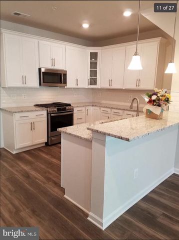 45161 ADMIRAL DR, Sterling, VA 20166