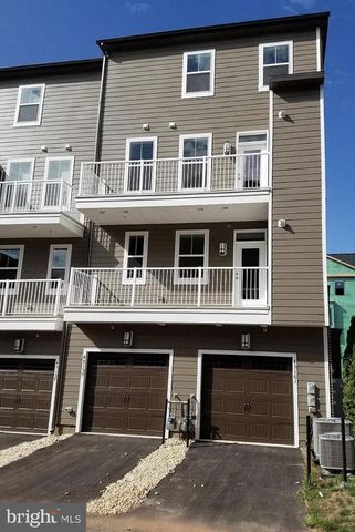 45161 ADMIRAL DR, Sterling, VA 20166