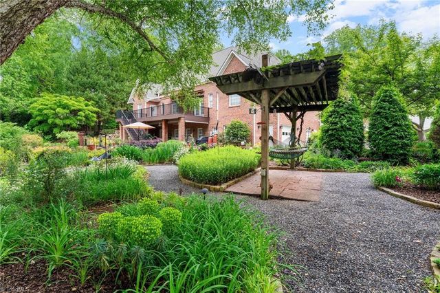 247 James Way, Advance, NC 27006