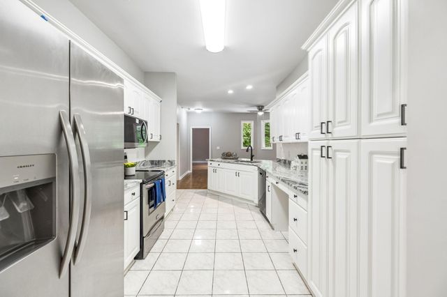 502 Shire Court, Dalton, GA 30720