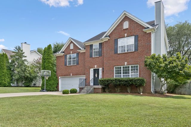 2689 Paradise Dr, Spring Hill, TN 37174