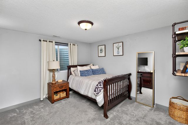 1920 Roebling Road, Adel, IA 50003