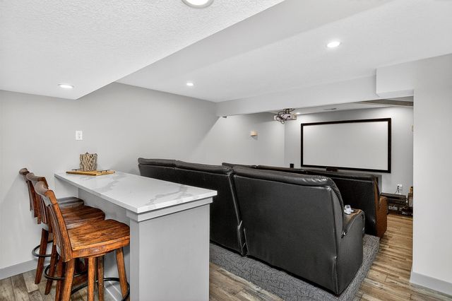 1920 Roebling Road, Adel, IA 50003