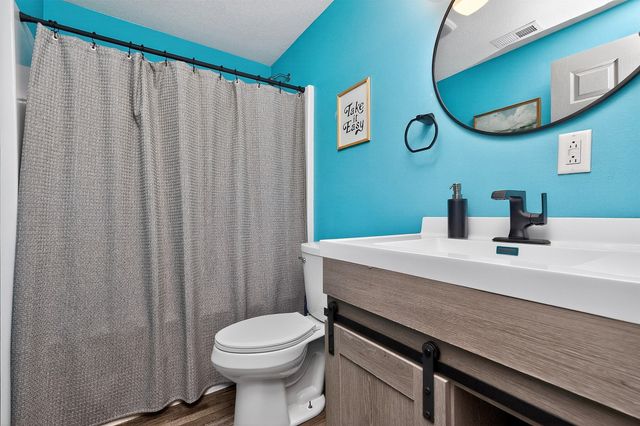 1920 Roebling Road, Adel, IA 50003