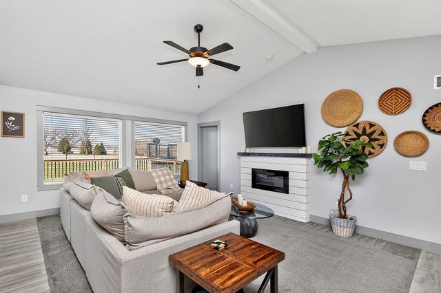 1920 Roebling Road, Adel, IA 50003