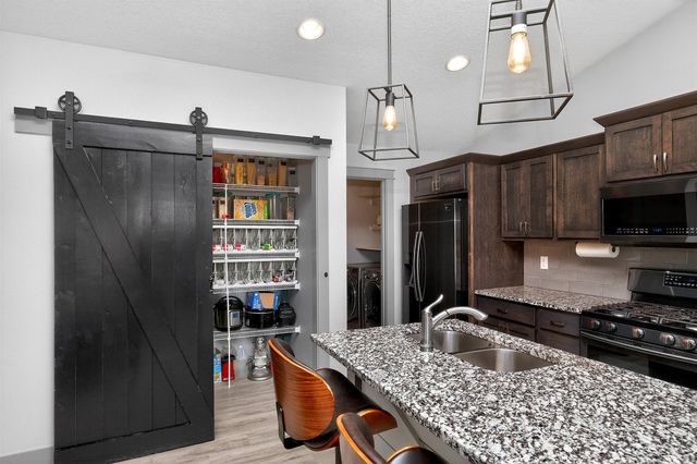 1920 Roebling Road, Adel, IA 50003