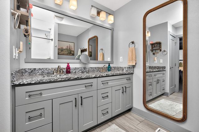 1920 Roebling Road, Adel, IA 50003