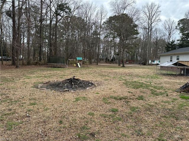 125 Longhorn DR, Moyock, NC 27958