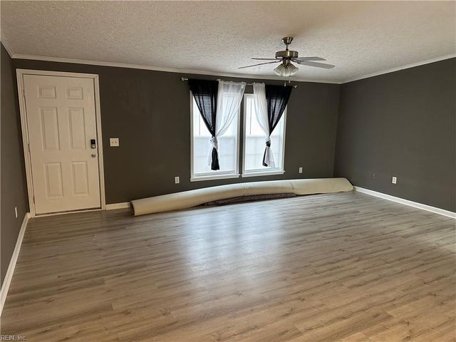 125 Longhorn DR, Moyock, NC 27958