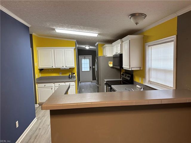 125 Longhorn DR, Moyock, NC 27958