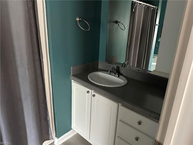 125 Longhorn DR, Moyock, NC 27958