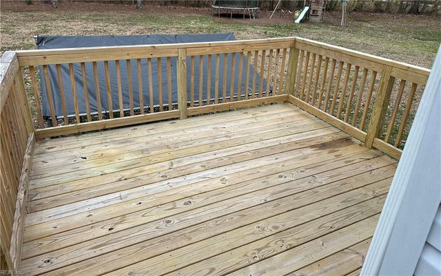 125 Longhorn DR, Moyock, NC 27958