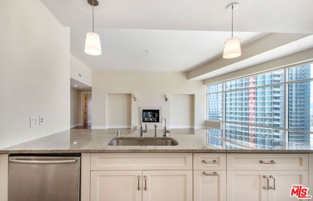 1 W Century Drive 19D, Los Angeles, CA 90067