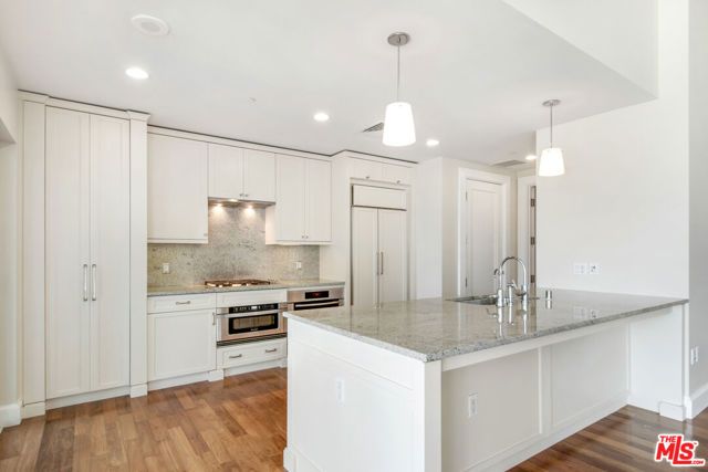 1 W Century Drive 19D, Los Angeles, CA 90067