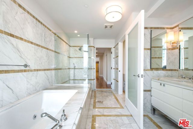 1 W Century Drive 19D, Los Angeles, CA 90067