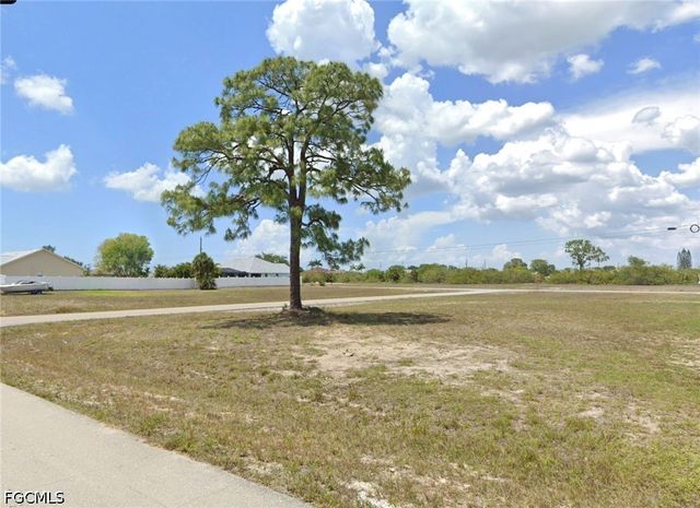401 NE 24th TER, Cape Coral, FL 33909