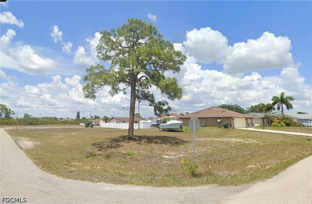 401 NE 24th TER, Cape Coral, FL 33909