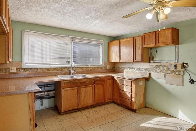 18444 Cornell Road, Southfield, MI 48075