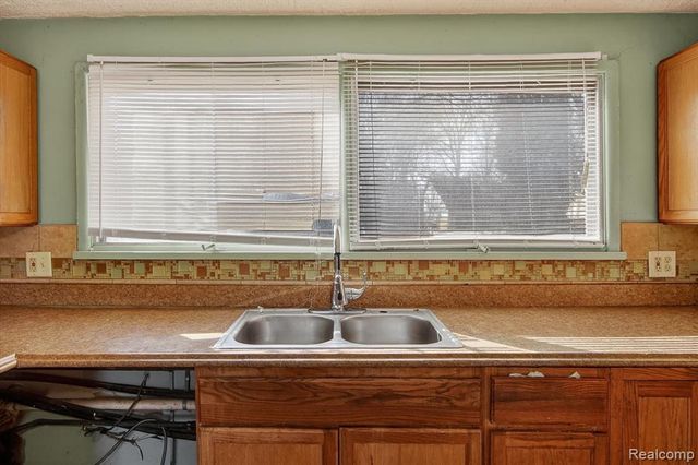 18444 Cornell Road, Southfield, MI 48075