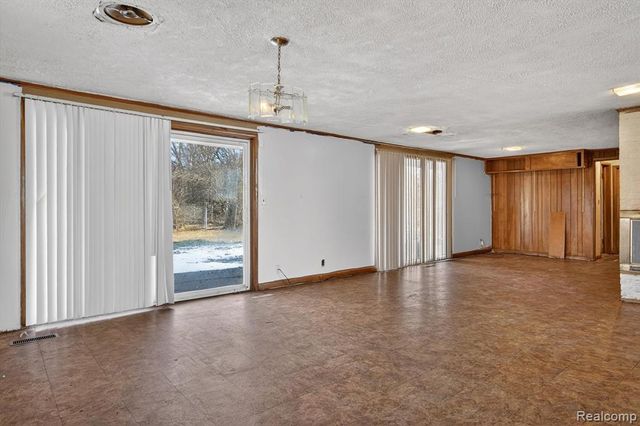 18444 Cornell Road, Southfield, MI 48075