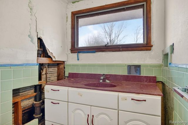 18444 Cornell Road, Southfield, MI 48075