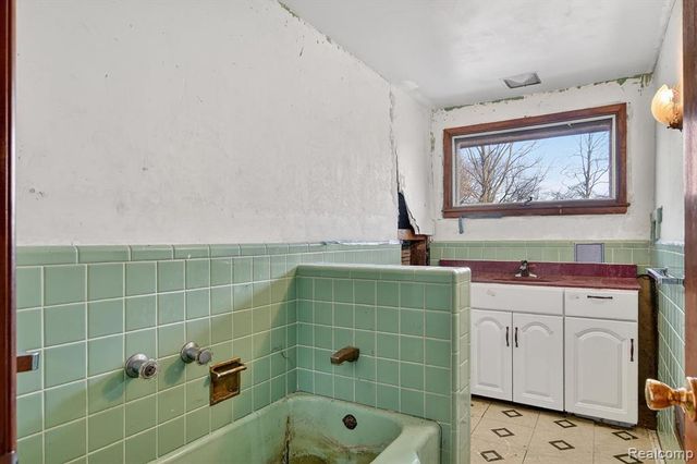 18444 Cornell Road, Southfield, MI 48075