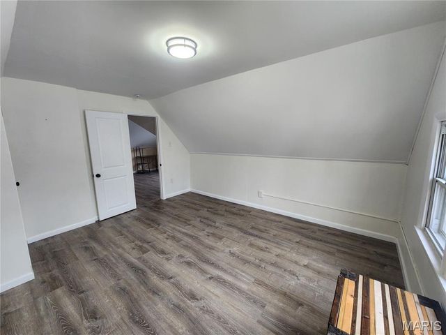 28 S 14th, Belleville, IL 62220