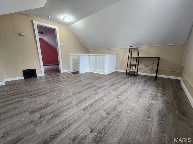 28 S 14th, Belleville, IL 62220