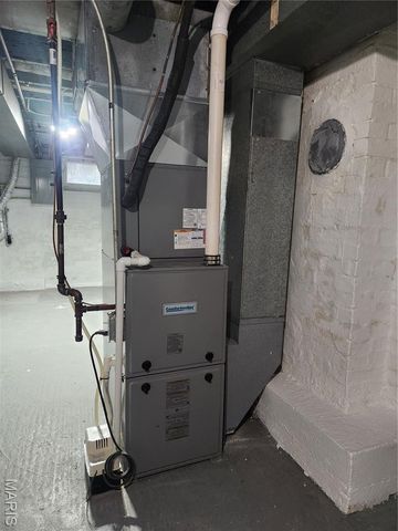 28 S 14th, Belleville, IL 62220