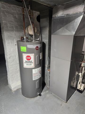 28 S 14th, Belleville, IL 62220