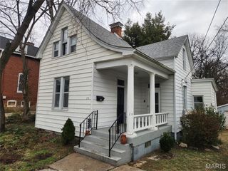 28 S 14th, Belleville, IL 62220