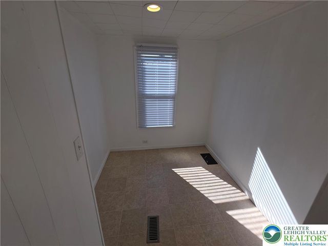 3350 Airport Road, Hanover Twp, PA 18109