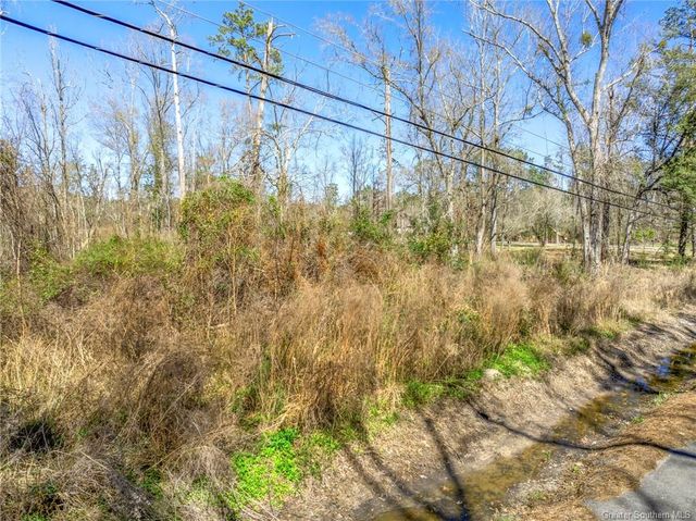 928 Cascio Road, Moss Bluff, LA 70611