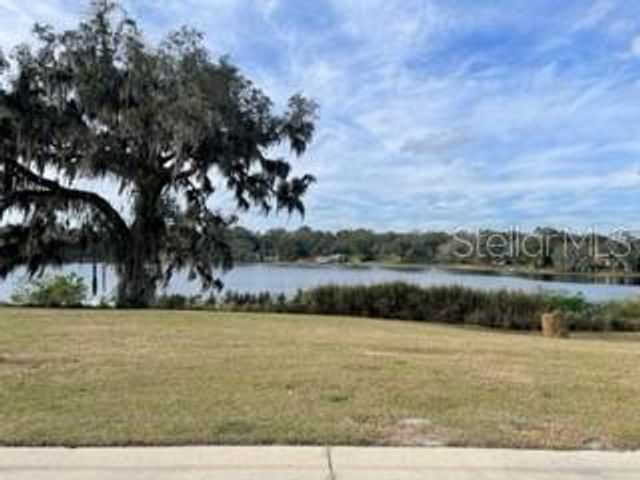 425 W BLUE WATER EDGE DRIVE, Eustis, FL 32736