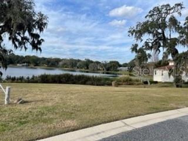 425 W BLUE WATER EDGE DRIVE, Eustis, FL 32736
