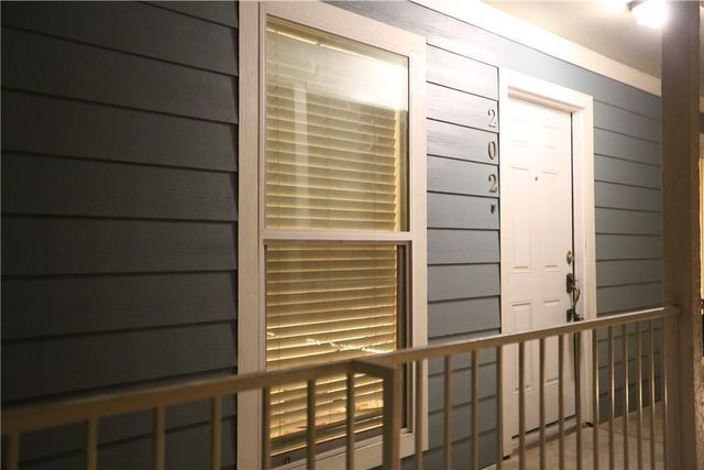400 W 35th ST 202, Austin, TX 78705