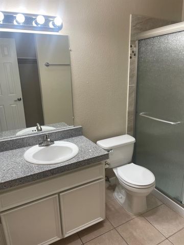 400 W 35th ST 202, Austin, TX 78705