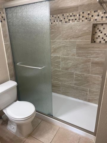 400 W 35th ST 202, Austin, TX 78705