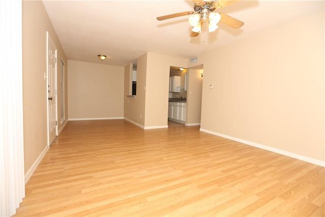 400 W 35th ST 202, Austin, TX 78705