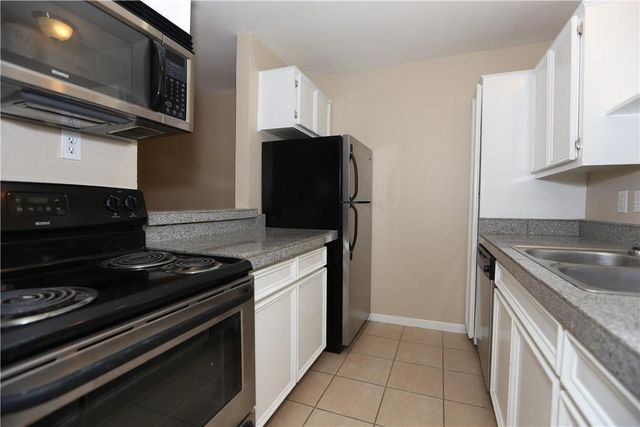 400 W 35th ST 202, Austin, TX 78705
