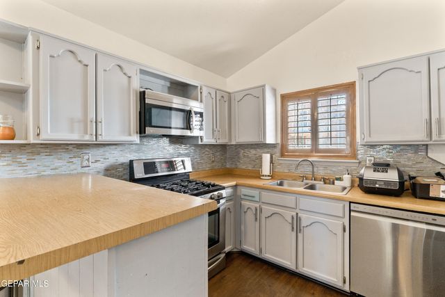 1749 ALAN SHEPARD Lane, El Paso, TX 79936