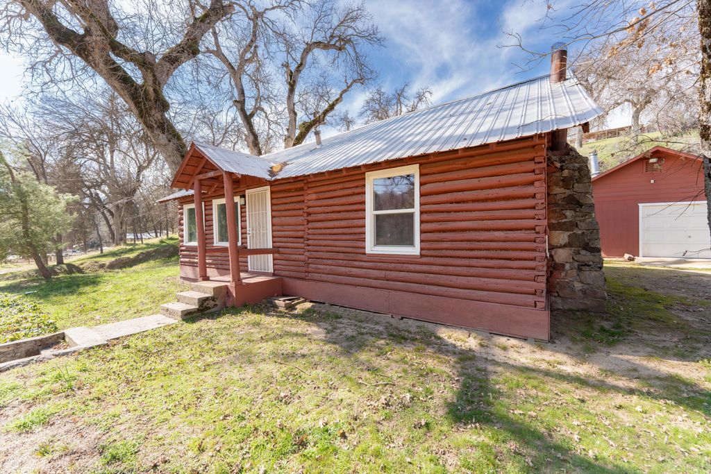 43875 Pine Flat Drive, California Hot Springs, CA 93207