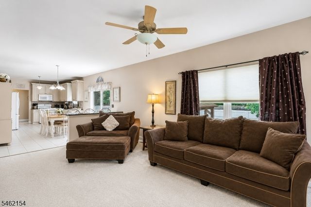 33 Hughey Ln, Hillsborough Twp., NJ 08844