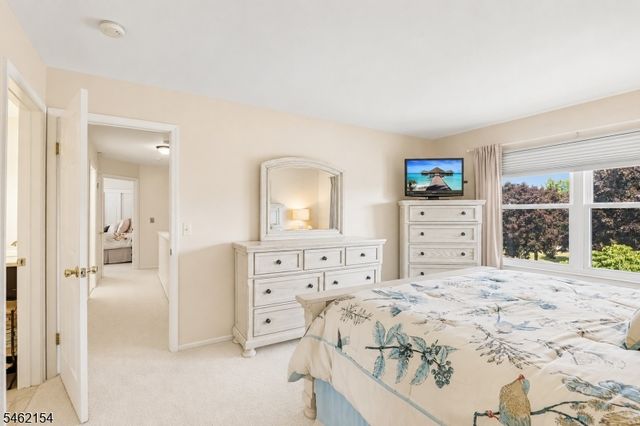 33 Hughey Ln, Hillsborough Twp., NJ 08844